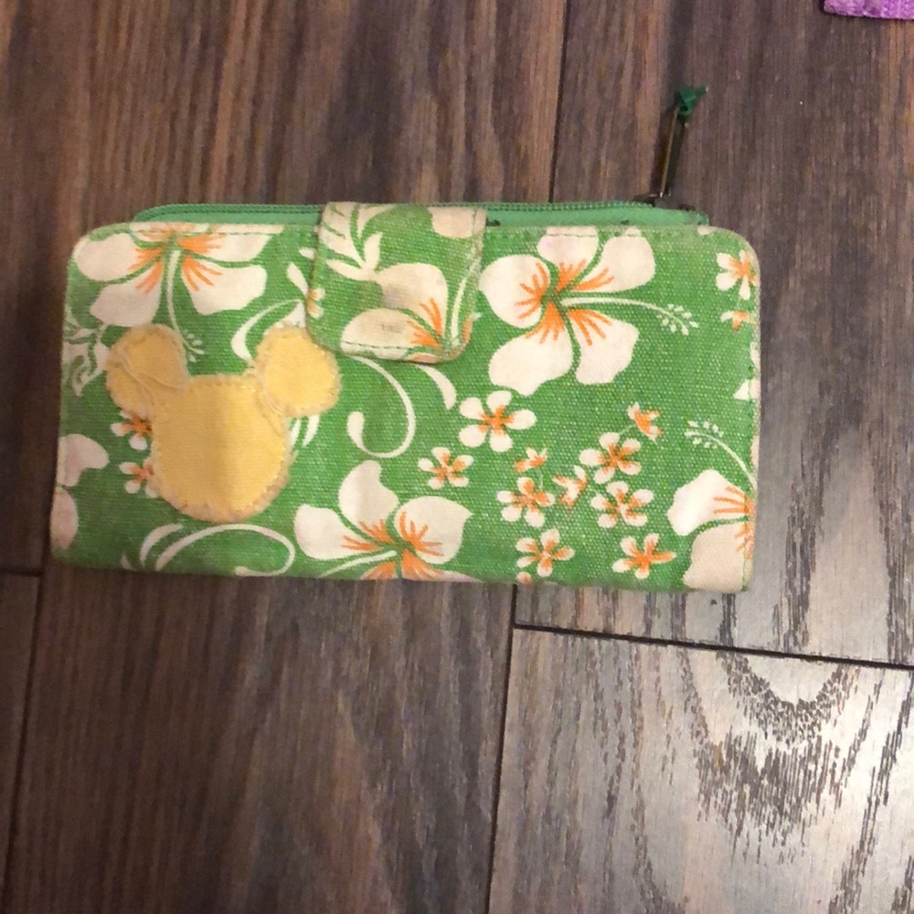 Green vintage tropical Mickey wallet 🏝
